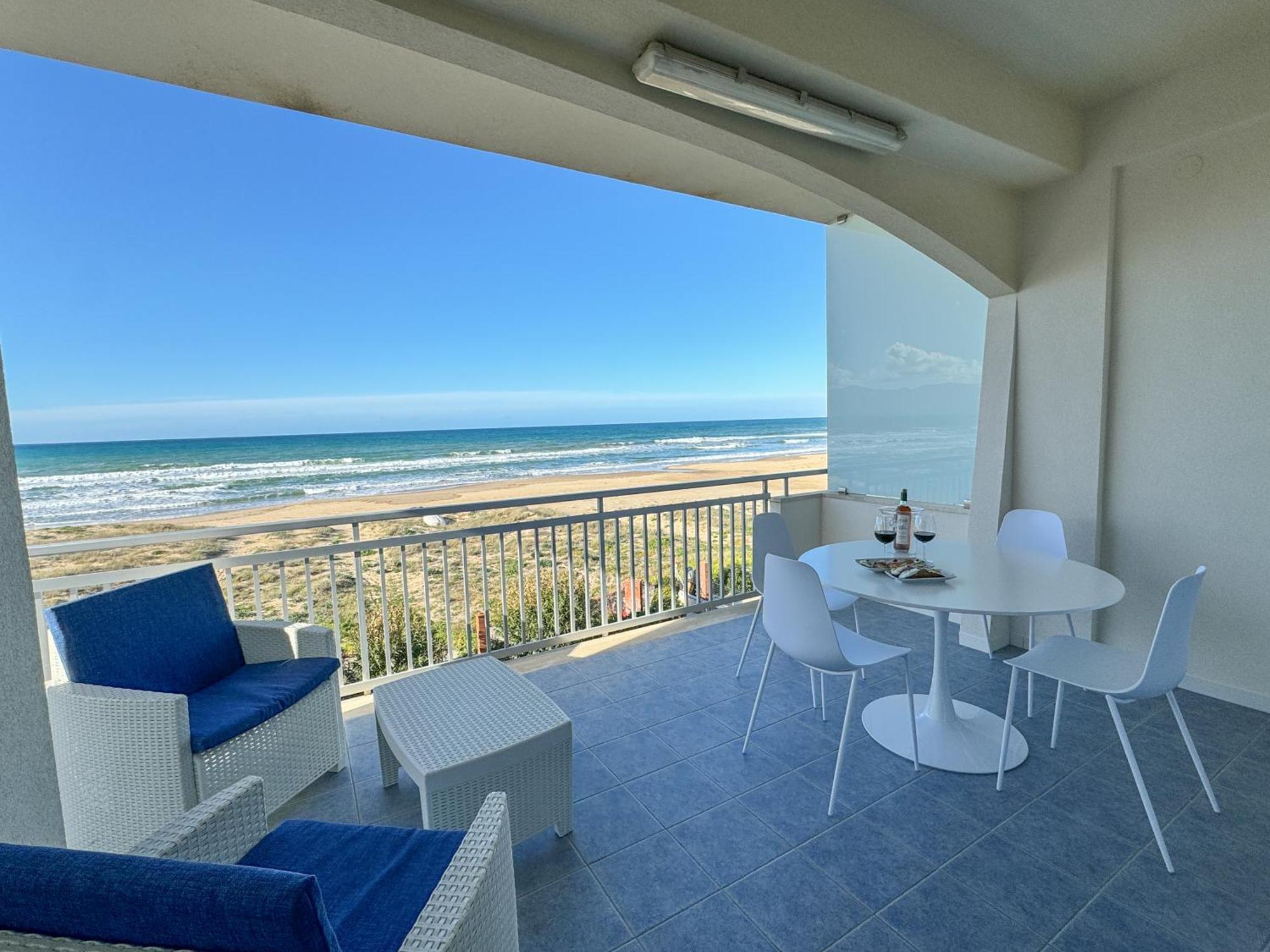 La Perla Sulla Spiaggia Alcamo Marina Exterior foto